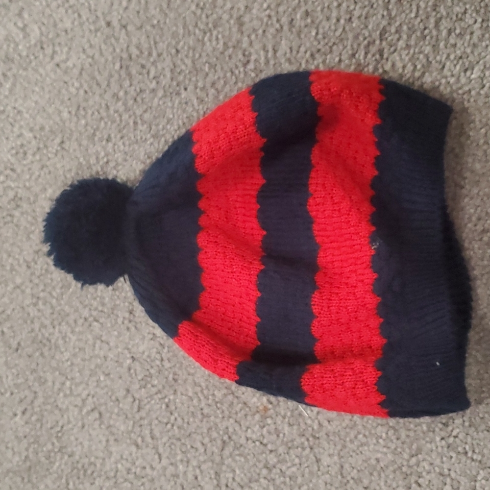 **FINAL CLEARANCE** Divided Cute Pom Pom Hat
